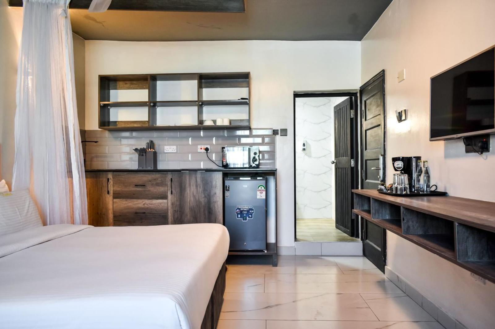 Hotel The Ivory *